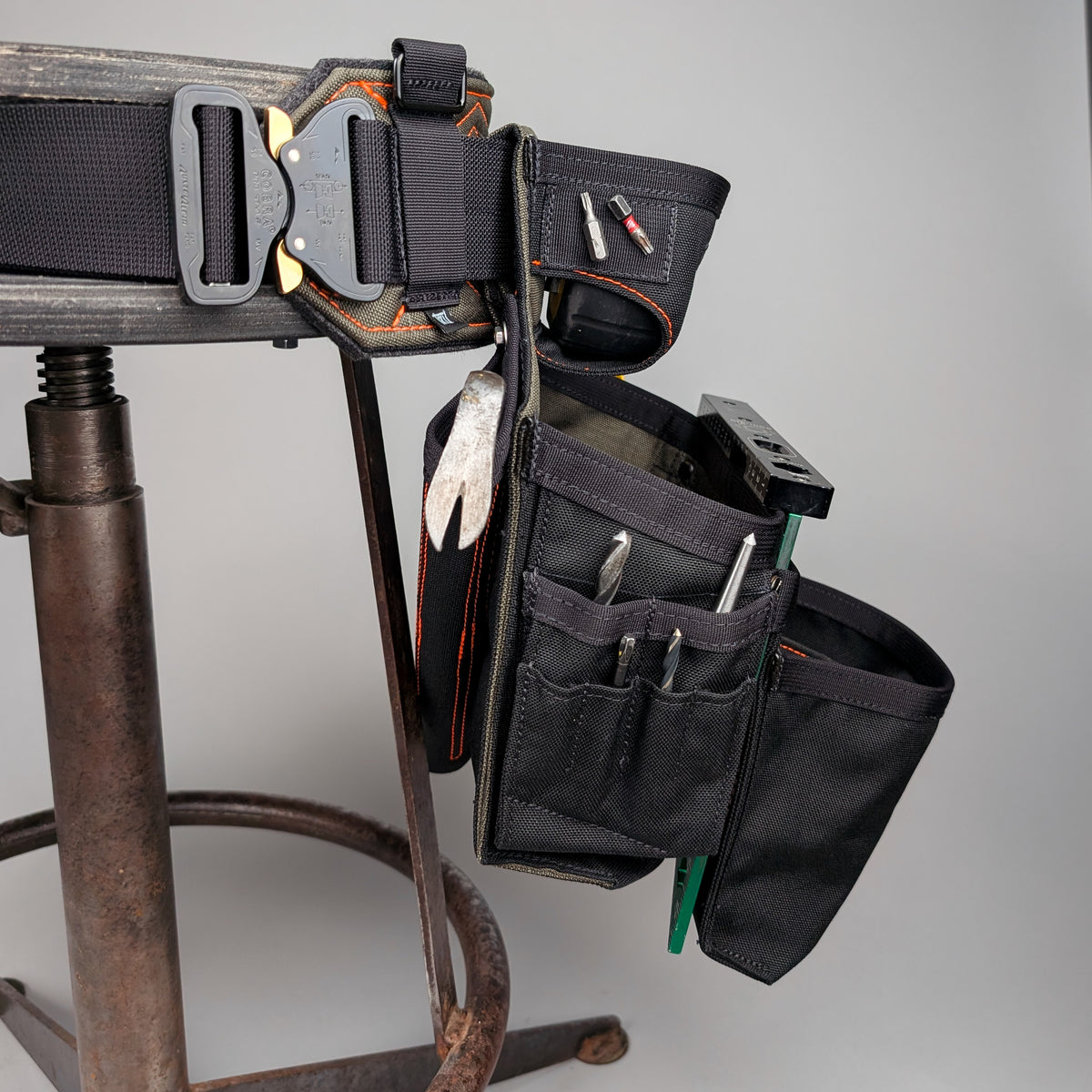 T1 WARDEN Pouch — LH