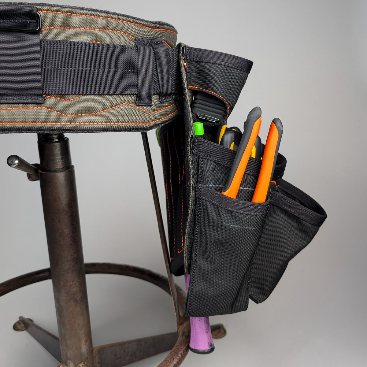 T1 WARDEN Pouch — RH